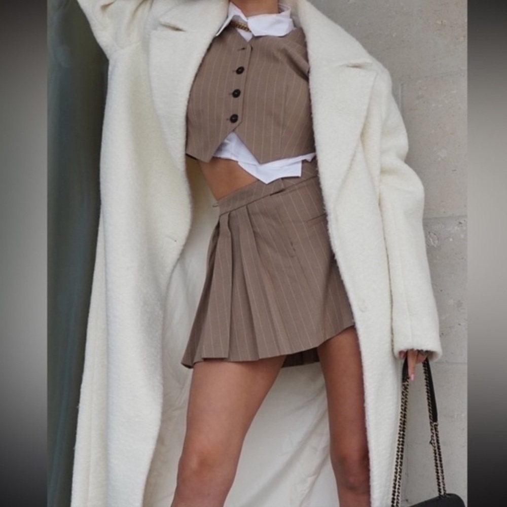 Zara Boxy Mini Micro Pleated Striped Skirt in Tan Bloggers Fave Medium NWT